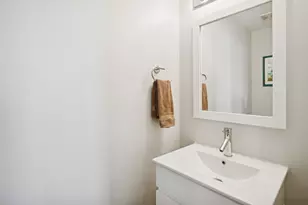 26 Blue Stem Ct, Streamwood, IL 60107 - Photo 8