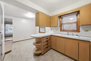 272 E 148th St, Harvey, IL 60426 - Photo 4