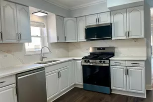 6522 N Spaulding Ave, Lincolnwood, IL 60712 - Photo 2