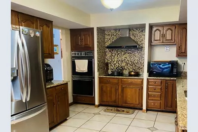 8315 Helen Court, Downers Grove, IL 60516 - Photo 4