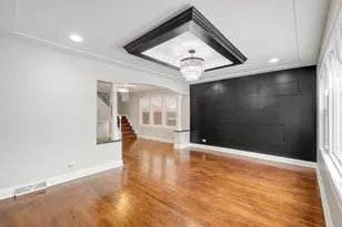 10557 S Indiana Ave, Chicago, IL 60628 - Photo 2