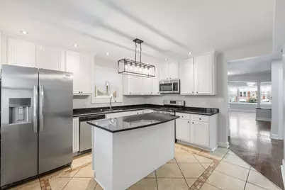 10557 S Indiana Avenue, Chicago, IL 60628 - Photo 6