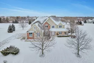 5N975 E Sunset Views Dr, Saint Charles, IL 60175 - Photo 6