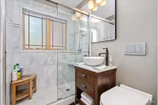 1052 Margret St, Des Plaines, IL 60016 - Photo 8