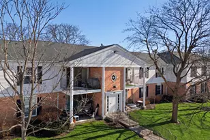 963 Golf Course Rd, Crystal Lake, IL 60014 - Photo 1