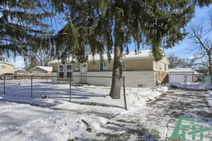 16515 Plymouth Dr, Markham, IL 60428 - Photo 1