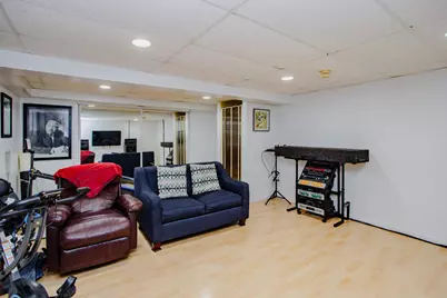 375 Ashwood Court, Vernon Hills, IL 60061 - Photo 16