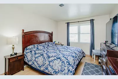 375 Ashwood Court, Vernon Hills, IL 60061 - Photo 10