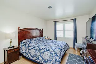 375 Ashwood Ct, Vernon Hills, IL 60061 - Photo 10