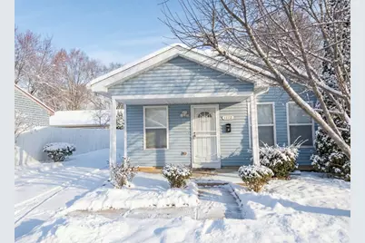 1712 11th Street, Waukegan, IL 60085 - Photo 1