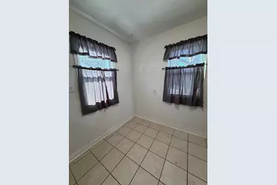 2724 Prial Avenue, Rockford, IL 61101 - Photo 6