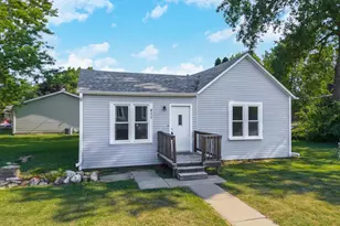 411 E Mazon St, Gardner, IL 60424 - Photo 1