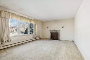 47 Sunset Dr, Cary, IL 60013 - Photo 4