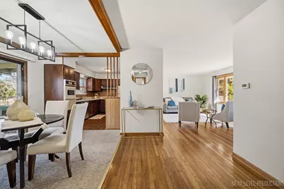 906 Carol Avenue, Elgin, IL 60123 - Photo 6