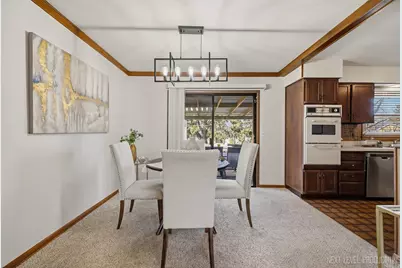 906 Carol Avenue, Elgin, IL 60123 - Photo 8