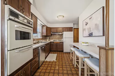 906 Carol Avenue, Elgin, IL 60123 - Photo 16