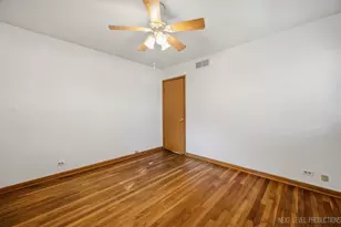 906 Carol Ave, Elgin, IL 60123 - Photo 14