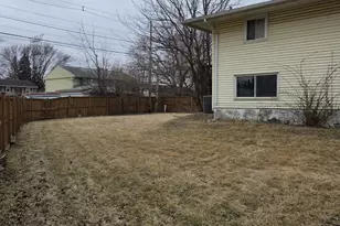 300 Hickory Ave, Romeoville, IL 60446 - Photo 18