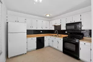 1345 Laurie Ln, Hanover Park, IL 60133 - Photo 8