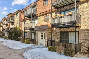 7632 W Lawrence Ave, Harwood Heights, IL 60706 - Photo 1