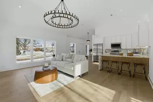 19 Marina Dr, Des Plaines, IL 60016 - Photo 8