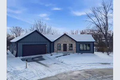 19 Marina Drive, Des Plaines, IL 60016 - Photo 1