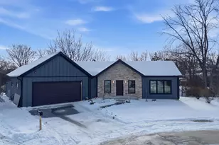 19 Marina Dr, Des Plaines, IL 60016 - Photo 1