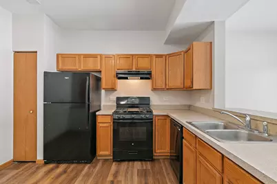 2276 Flagstone Lane, Carpentersville, IL 60110 - Photo 4