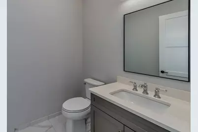 [Address not provided], Elmhurst, IL 60126 - Photo 6