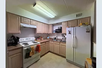 10002 S Pulaski Road #207, Oak Lawn, IL 60453 - Photo 4