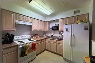 10002 S Pulaski Rd, Oak Lawn, IL 60453 - Photo 4