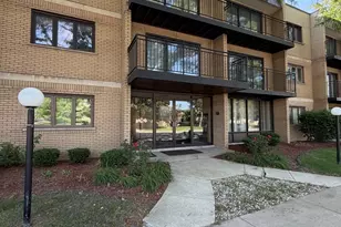 10002 S Pulaski Rd, Oak Lawn, IL 60453 - Photo 2