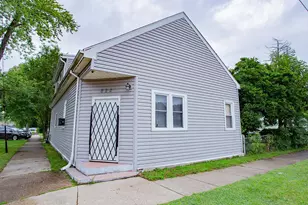 822 11th St, North Chicago, IL 60064 - Photo 1
