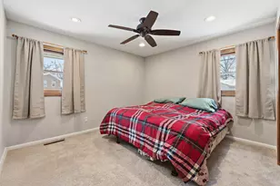 4911 Redbird Ln, Crystal Lake, IL 60012 - Photo 18