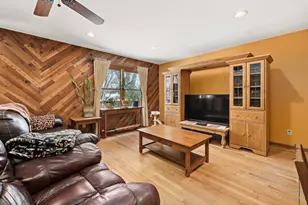 4911 Redbird Ln, Crystal Lake, IL 60012 - Photo 10