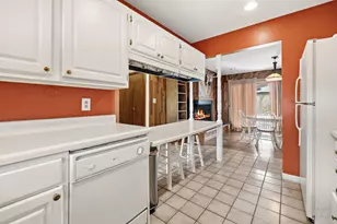 4911 Redbird Ln, Crystal Lake, IL 60012 - Photo 6