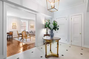 232 E Walton Pl, Chicago, IL 60611 - Photo 2