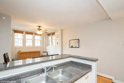 647 W Sheridan Road #1E, Chicago, IL 60613 - Photo 10