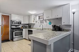 8644 Niles Center Rd, Skokie, IL 60077 - Photo 22