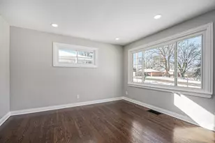 225 Sunrise Ave, Willowbrook, IL 60527 - Photo 4