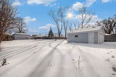 225 Sunrise Avenue, Willowbrook, IL 60527 - Photo 2