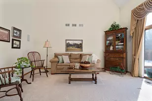 17804 W Pond Ridge Cir, Gurnee, IL 60031 - Photo 8