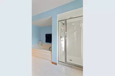 17804 W Pond Ridge Circle, Gurnee, IL 60031 - Photo 24