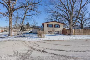 2017 W Oakleaf Dr, McHenry, IL 60051 - Photo 26