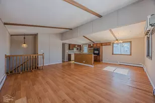 2017 W Oakleaf Dr, McHenry, IL 60051 - Photo 2