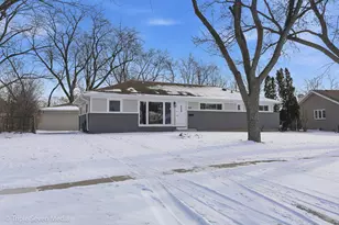 505 Geronimo St, Hoffman Estates, IL 60169 - Photo 1