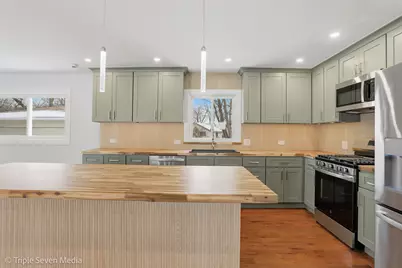 505 Geronimo Street, Hoffman Estates, IL 60169 - Photo 8