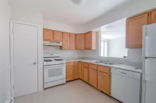 2336 N Commonwealth Ave, Chicago, IL 60614 - Photo 6