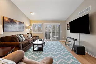 132 Meredith Ln, Streamwood, IL 60107 - Photo 12