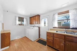 8765 S Beck Pl, Hometown, IL 60456 - Photo 10